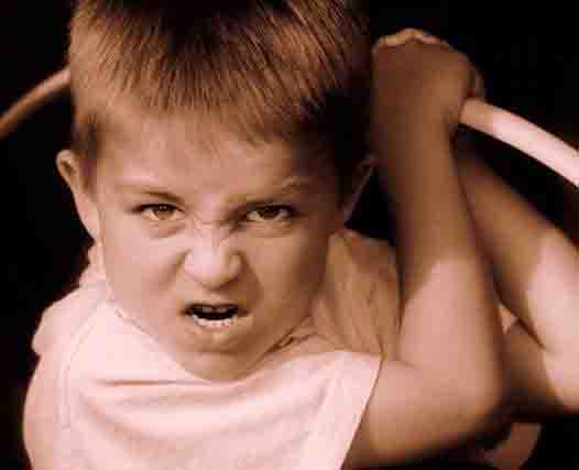 Маленькие дети пользуются физической агрессией гораздо чаще, чем члены подростковых преступных группировок